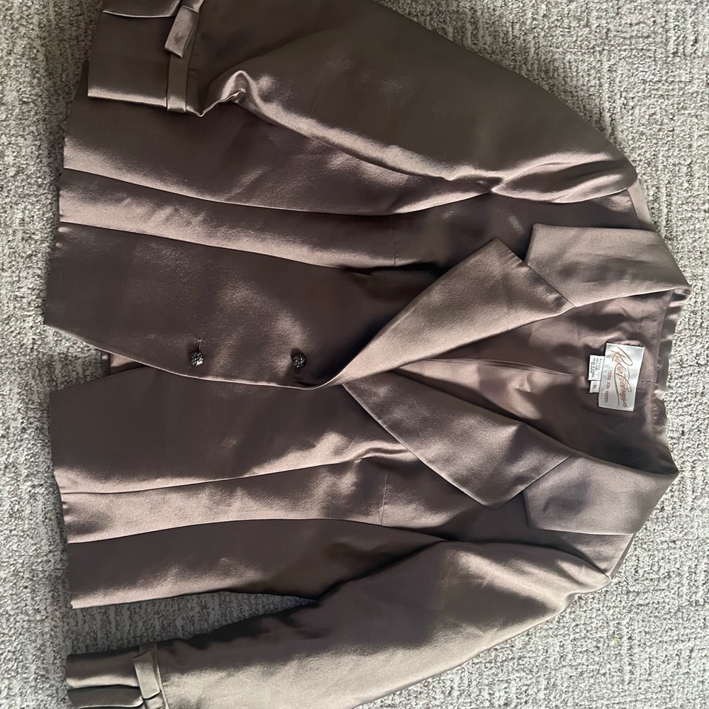 Silk & wool blazer with bow sleeve